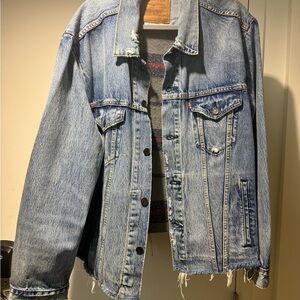 Trucker Levi's Premium Light Blue Distressed Denim Jacket